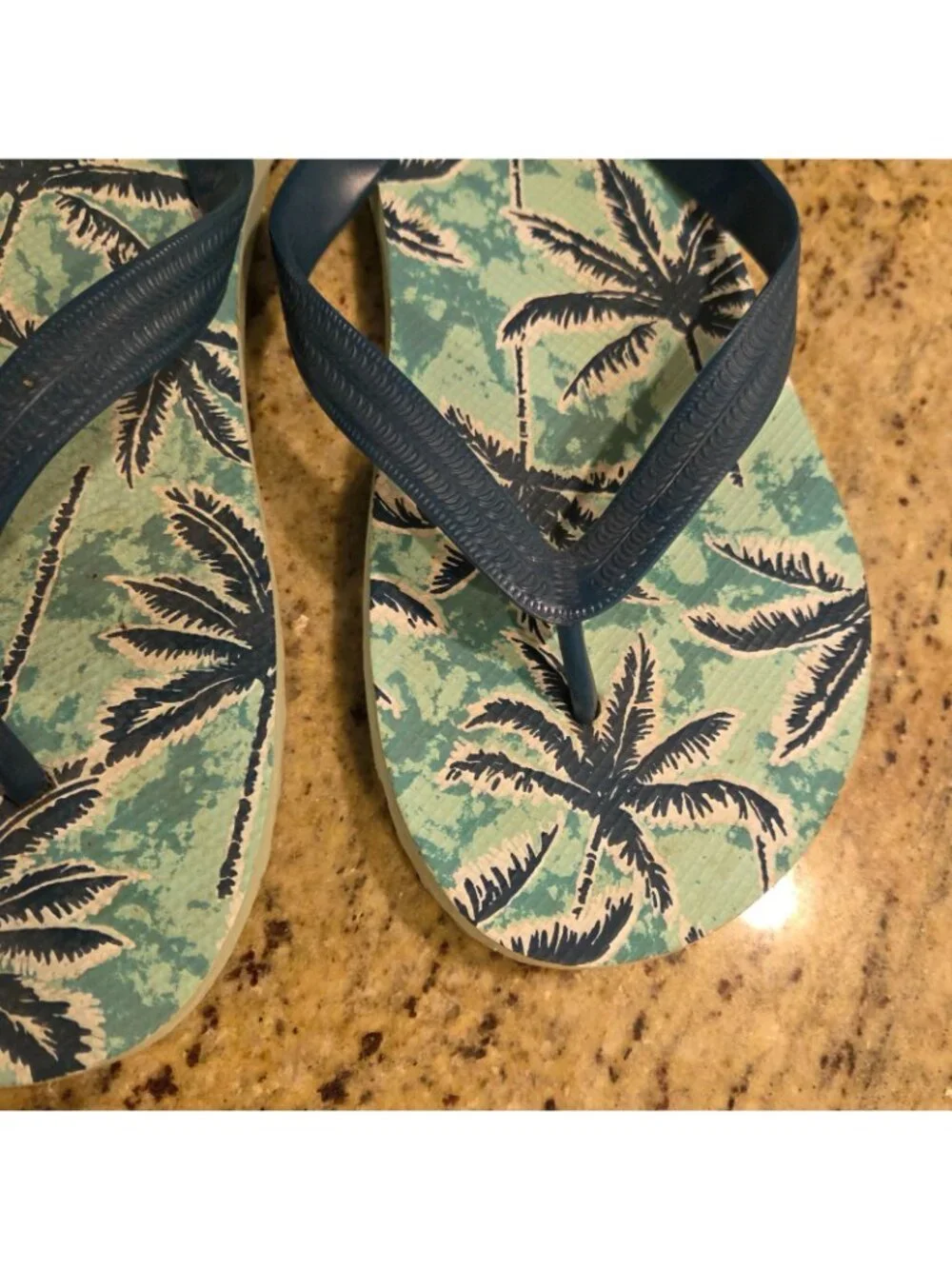 OLD NAVY MEN'S 8-9 Palm Tree Print Blue Thong Rubber Flip Flops Large